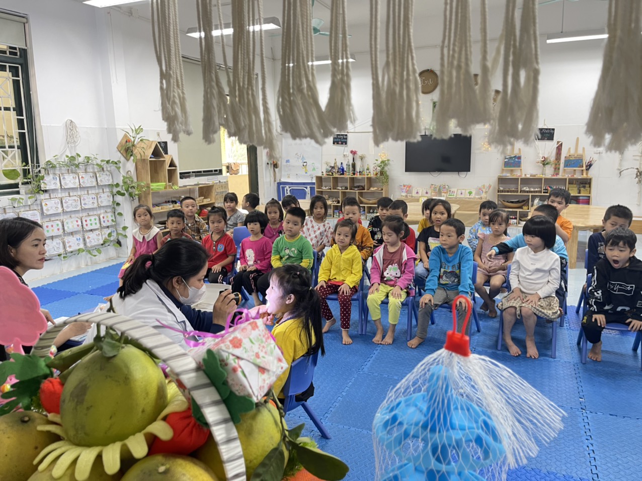Khám sức khoẻ cho trẻ trường mầm non Hồng Dương